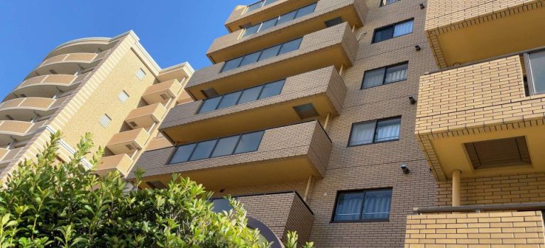 屋根リフォームで守る東京の住まい安心かつ快適な都市住宅を実現するために 屋根リフォームで守る東京の住まい安心かつ快適な都市住宅を実現するために