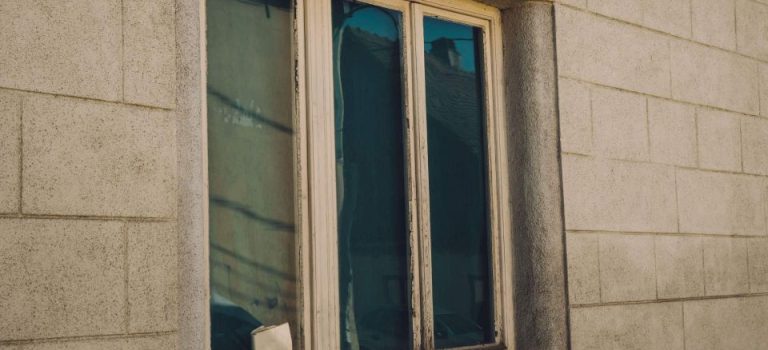 埼玉の厳しい気候から住まいを守る外壁塗装で資産価値と快適さを維持する方法